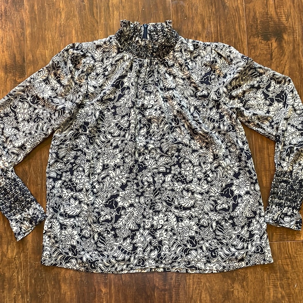 Ann Taylor Mock Neck Smocked Blouse Long Sleeve Size XS Navy White Sheer